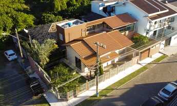 Imagem 6: Casa com terreno de esquina no Centro, com estado de nova!