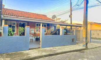 Imagem: Casa com 02 Quartos de esquina no bairro