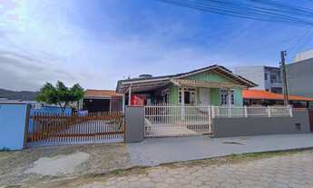 Imagem 2: Terreno com 02 Casas de Madeira/Alvenaria, Excelente localização, bairro Gravatá