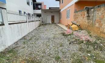 Imagem 4: Casa a venda com otima localização no centro de Balneario Piçarras, apenas 190 metros da p