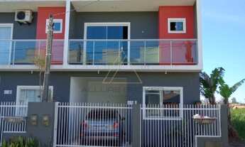 Imagem 2: Sobrado com excelente acabamento, no bairro Itacolomi em Balneário Piçarras-SC