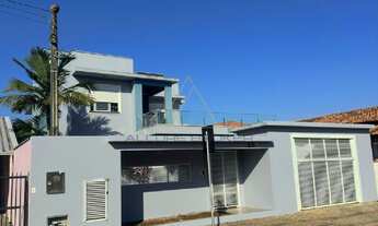 Imagem 2: Imperdível casa à venda no Centro da cidade de com 3 quartos, 1 suíte, 1 sala, 1 vaga de g