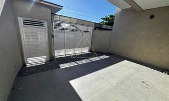 Imagem 3: Imperdível oportunidade de casa com 3 quartos e suíte no Centro de Penha-SC, 135,23 m² e 2