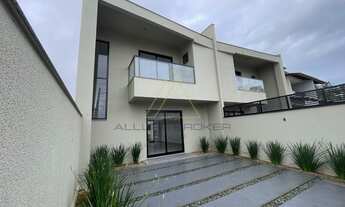 Imagem: Sobrado com Piscina a 350 metros da avenida