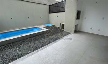 Imagem 5: Sobrado com Piscina a 350 metros da avenida em piçarras no Itacolomi!