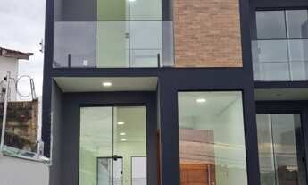 Imagem 6: Seus problemas acabaram! Apresentamos este incrível sobrado de rua à venda, com todos os a