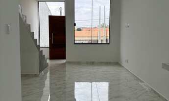 Imagem 7: Seus problemas acabaram! Apresentamos este incrível sobrado de rua à venda, com todos os a