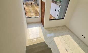 Imagem 3: Seus problemas acabaram! Apresentamos este incrível sobrado de rua à venda, com todos os a