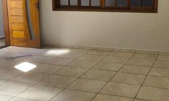 Imagem 5: Casa à venda na Vila Santa Rita com 3 quartos , sendo uma suíte e na parte de baixo um apa