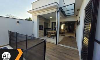 Imagem: Lindíssima casa térrea com piscina e móveis