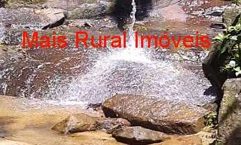 Imagem 2: Sitio com Cachoeira proximo ao centro