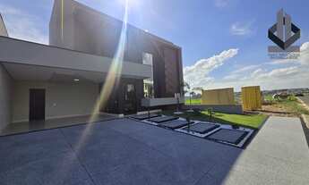 Imagem 2: Casa de alto padrão em condomínio - 3 quartos, 3 suítes, 2 salas, 5 banheiros, 4 vagas, 20