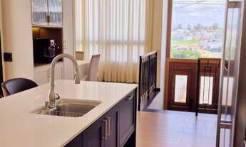 Imagem: Luxuosa Casa em Condomínio à Venda em