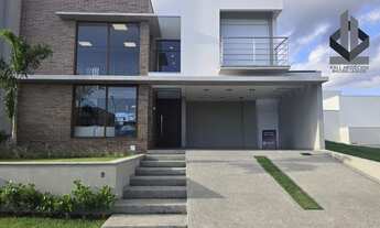 Imagem: Casa de alto padrão com 3 suítes e 4 vagas