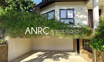 Imagem 4: FASCINANTE RESIDÊNCIA DE 530M², COM 4 SUÍTES, MUITO ESPAÇO E ÁREA VERDE EM CONDOMÍNIO FECH