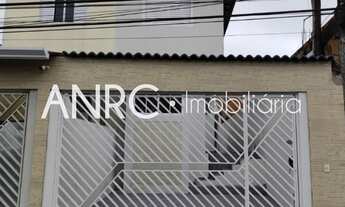 Imagem 2: BELO SOBRADO TOTALMENTE REFORMA, À VENDA EM COTIA, COM 2 SUÍTES, AMPLO QUINTAL E 2 VAGAS D