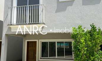 Imagem 2: Excelente Sobrado de 105m² com 3 dormitórios (1 suíte) e 2 vagas em Condomínio Fechado em