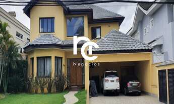 Imagem 2: Espetacular Casa de 460m² com 4 suítes e 6 vagas, Semi-Mobiliada no Residencial MELVILLE