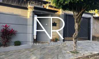 Imagem: Maravilhosa Casa com 3 Dormitórios, Quintal