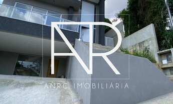 Imagem 3: Sensacional Casa Alta com 323m², com 4 Dormitórios, Piscina e 6 vagas no Condomínio NOVA P