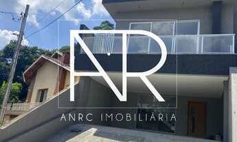 Imagem 2: Sensacional Casa Alta com 323m², com 4 Dormitórios, Piscina e 6 vagas no Condomínio NOVA P