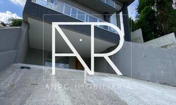 Imagem 4: Sensacional Casa Alta com 323m², com 4 Dormitórios, Piscina e 6 vagas no Condomínio NOVA P