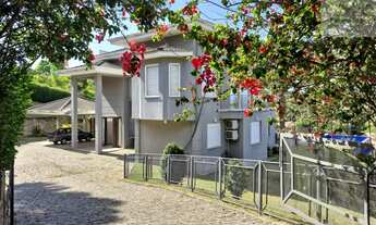 Imagem: Sobrado de alto padrão em condomínio