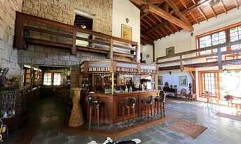 Imagem 2: Fazenda/Haras de Luxo à Venda em com 16 Quartos e 12,50 Alqueires de Área