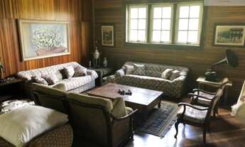 Imagem 7: Fazenda/Haras de Luxo à Venda em com 16 Quartos e 12,50 Alqueires de Área