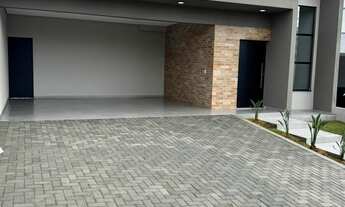 Imagem 2: Casa térrea à venda com 3 quartos, sendo uma suíte no Laguna Residencial Clube