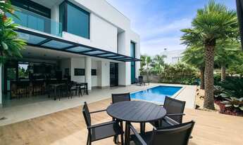 Imagem: Casa de alto padrão à venda no condomínio