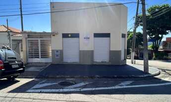 Imagem 2: Casa em avenida movimentada com 3 casas independentes e 1 salão comercial com 324 M² POR