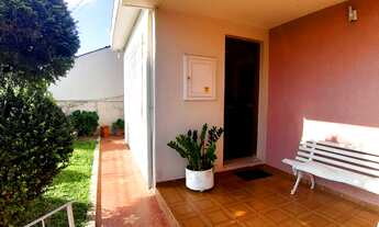 Imagem: Casa térrea com 3 dormitórios (1 Suíte)