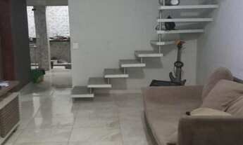 Imagem: Sobrado a Venda com 03 Quartos - Bairro