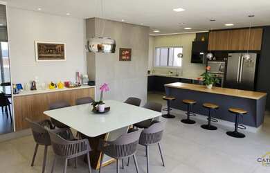 Imagem 5: Casa Térrea à Venda em Condomínio com 4 Quartos e Piscina em Jundiaí/SP