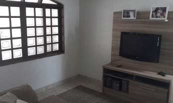 Imagem: Casa a Venda com 4 quartos (1 Suíte)