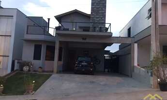 Imagem: Casa com 2 quartos (1 Suíte) à venda no