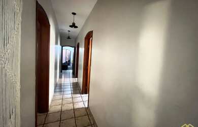 Imagem 2: Casa Comercial para locação próximo a Samuel Martins com vagas de 45 na frente para estaci