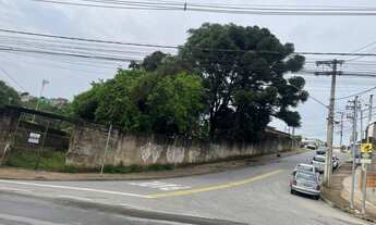 Imagem: Terreno de rua todo murado no Bairro Santa