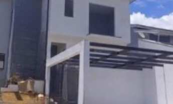 Imagem: Casa à venda com 3 quartos, sendo uma suíte