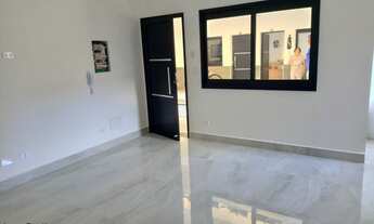 Imagem 3: Apartamento de 2 dormitórios, novinho, moderno e a apenas 600 metros da praia. Disponível