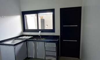 Imagem 4: Apartamento de 2 dormitórios, novinho, moderno e a apenas 600 metros da praia. Disponível