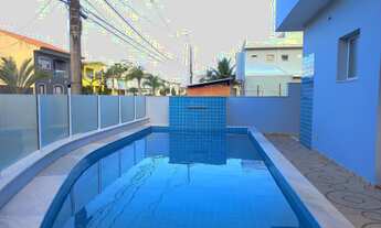 Imagem 2: Casa nova com 4 suítes, piscina e fino acabamento à venda em condomínio de luxo em Peruíbe