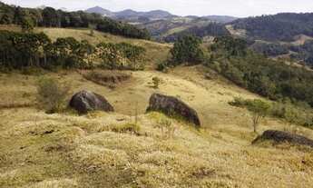Imagem 6: Terreno dos Sonhos em Gonçalves: Vista Exuberante, Nascente, Ótima Topografia!