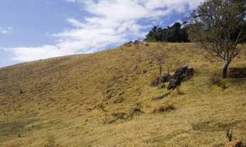 Imagem 3: Terreno dos Sonhos em Gonçalves: Vista Exuberante, Nascente, Ótima Topografia!
