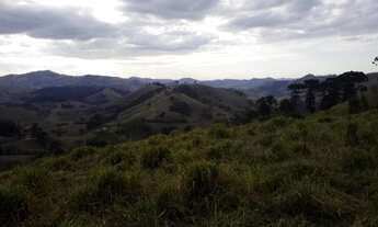 Imagem 7: Belíssima área com linda vista próxima à cachoeira dos Henriques