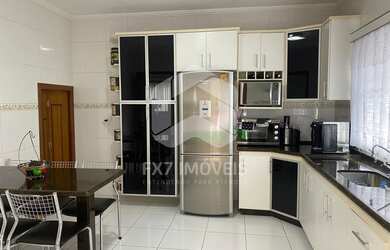 Imagem 5: Casa a venda no Villagio Fiorentino com 3 quartos, 3 suítes, 3 salas, 4 banheiros, 4 vagas