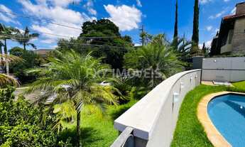 Imagem 5: Casa no Alphaville Campinas com 2 suítes no piso térreo e 2 quartos no piso superior