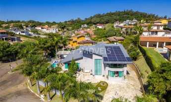 Imagem: Imponente casa de condomínio à venda em