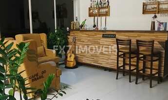 Imagem 6: Sobrado ao lado da mata preservada em terreno de 740 metros quadrados